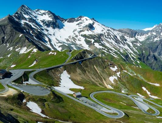 Bergpassen in de Alpen